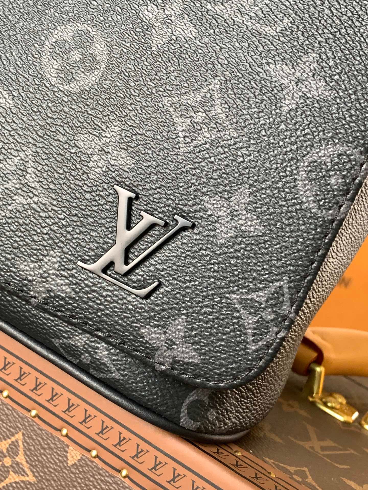 Louis Vuitton Cross Body